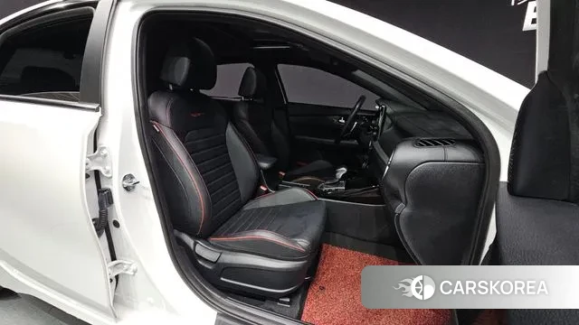 Kia The New K3 2nd generation 2021 Белый из Кореи, фото 2