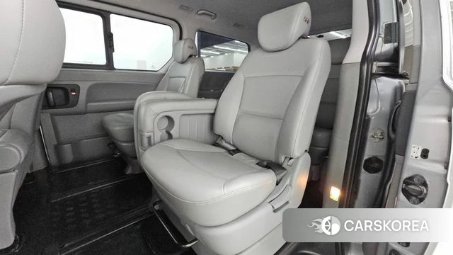 Hyundai The New Grand Starex 2021 Серебристо-серый из Кореи, фото 2