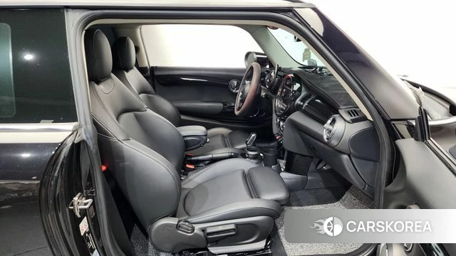 Mini Cooper 2020 Черный из Кореи, фото 2