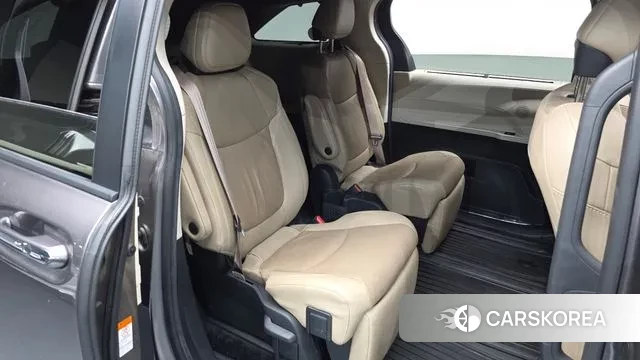 Toyota Sienna 4th Generation 2021 Серый из Кореи, фото 2