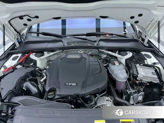 Audi A4L 2022 Белый из Китая, фото 2