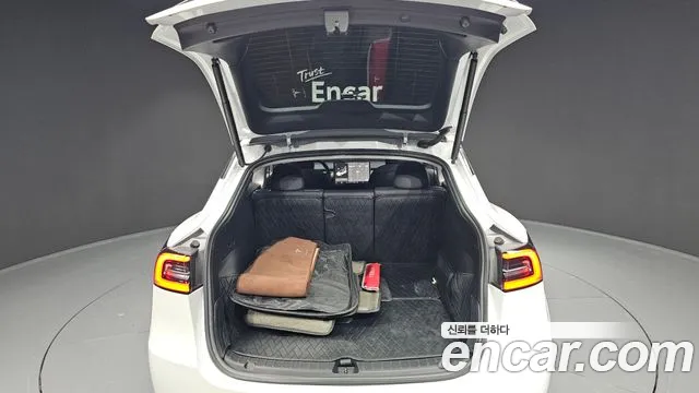 Tesla Model Y 2021 Белый из Кореи, фото 2