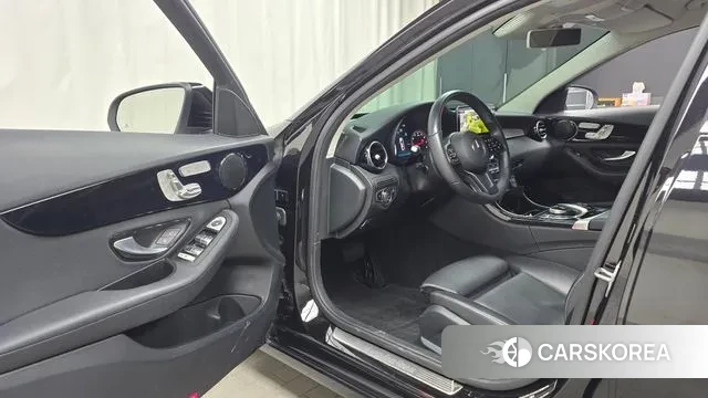 Mercedes-Benz C-Class W205 2019 Черный из Кореи, фото 2