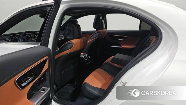 Mercedes-Benz C-Class W206 2023 Белый из Кореи, фото 2