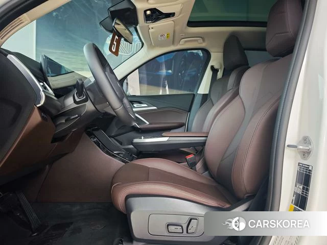 BMW iX1 2025 Белый из Китая, фото 2