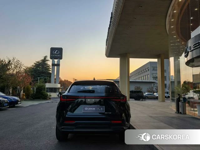 Lexus NX 2023 Черный из Китая, фото 2
