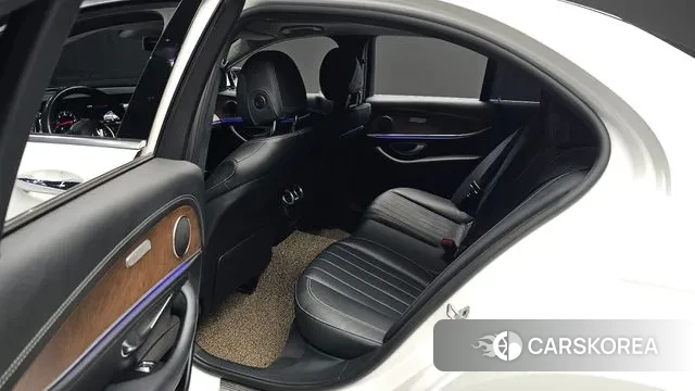 Mercedes-Benz E-Class W213 2019 Белый из Кореи, фото 2