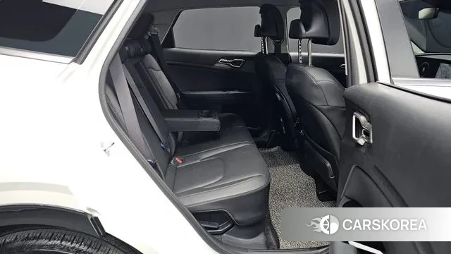 Kia Sportage 5th Generation Hybrid 2023 Белый из Кореи, фото 2