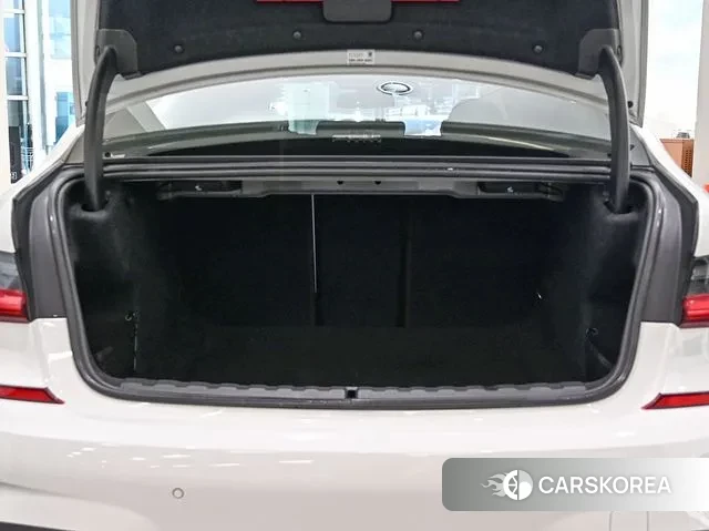 BMW 3 Series (G20) 2019 Белый из Кореи, фото 2