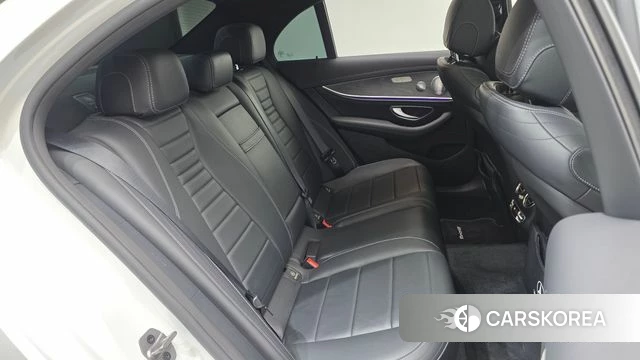 Mercedes-Benz E-Class W213 2021 Белый из Кореи, фото 2