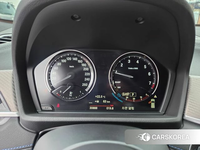 BMW X2 (F39) 2021 Светло-серебряный цвет из Кореи, фото 2