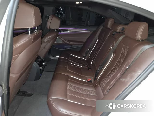 BMW 5 Series (G30) 2021 Белый из Кореи, фото 2