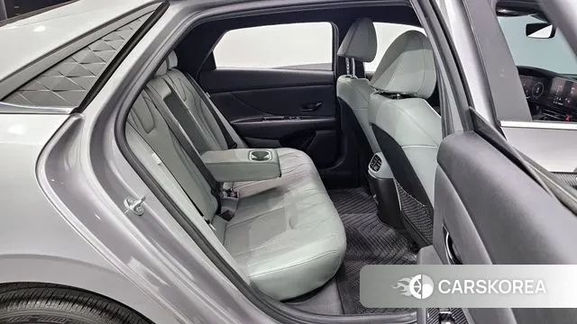 Hyundai The New Avante (CN7) 2023 Серебряный из Кореи, фото 2