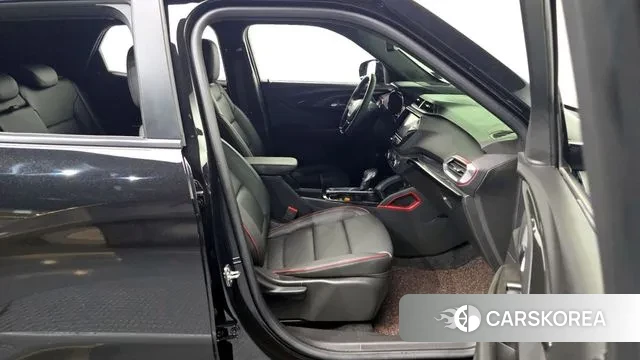 Chevrolet (GM Daewoo) Trailblazer 2023 Черный из Кореи, фото 2