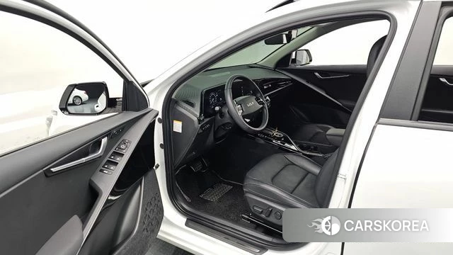 Kia Di Ol Nu Niro 2022 Белый из Кореи, фото 2