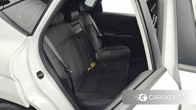 Hyundai Kona (SX2) 2024 Белый из Кореи, фото 2