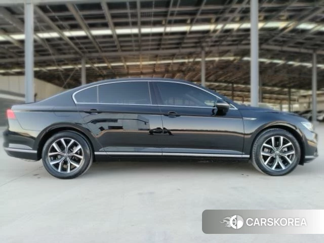 Volkswagen Magotan 2022 Черный из Китая, фото 2