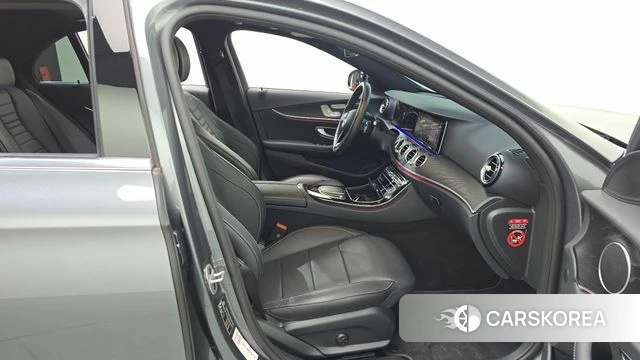 Mercedes-Benz E-Class W213 2023 Серый из Кореи, фото 2