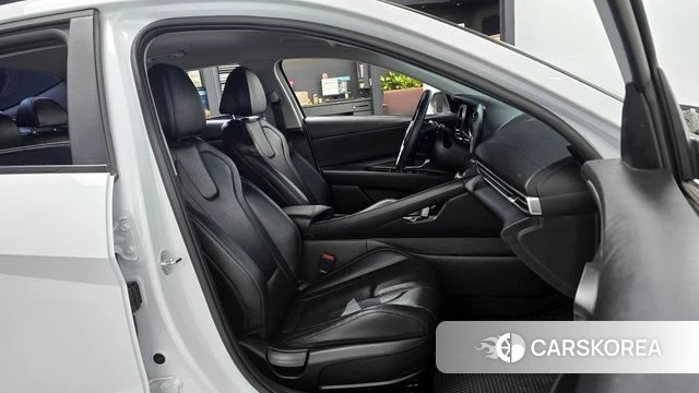 Hyundai Avante Hybrid (CN7) 2023 Белый из Кореи, фото 2