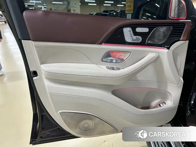 Mercedes-Benz GLS - Class X167 2024 Черный двухцветный из Кореи, фото 2