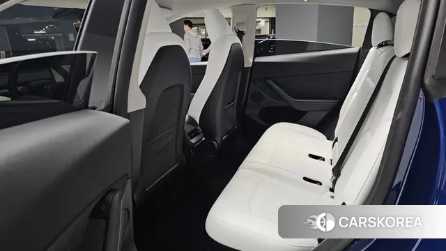 Tesla Model Y 2023 Синий из Кореи, фото 2