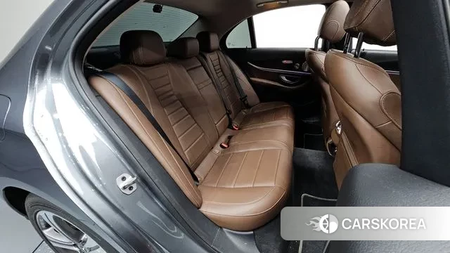 Mercedes-Benz E-Class W213 2018 Серый из Кореи, фото 2