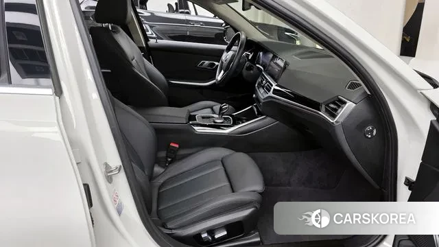 BMW 3 Series (G20) 2021 Белый из Кореи, фото 2