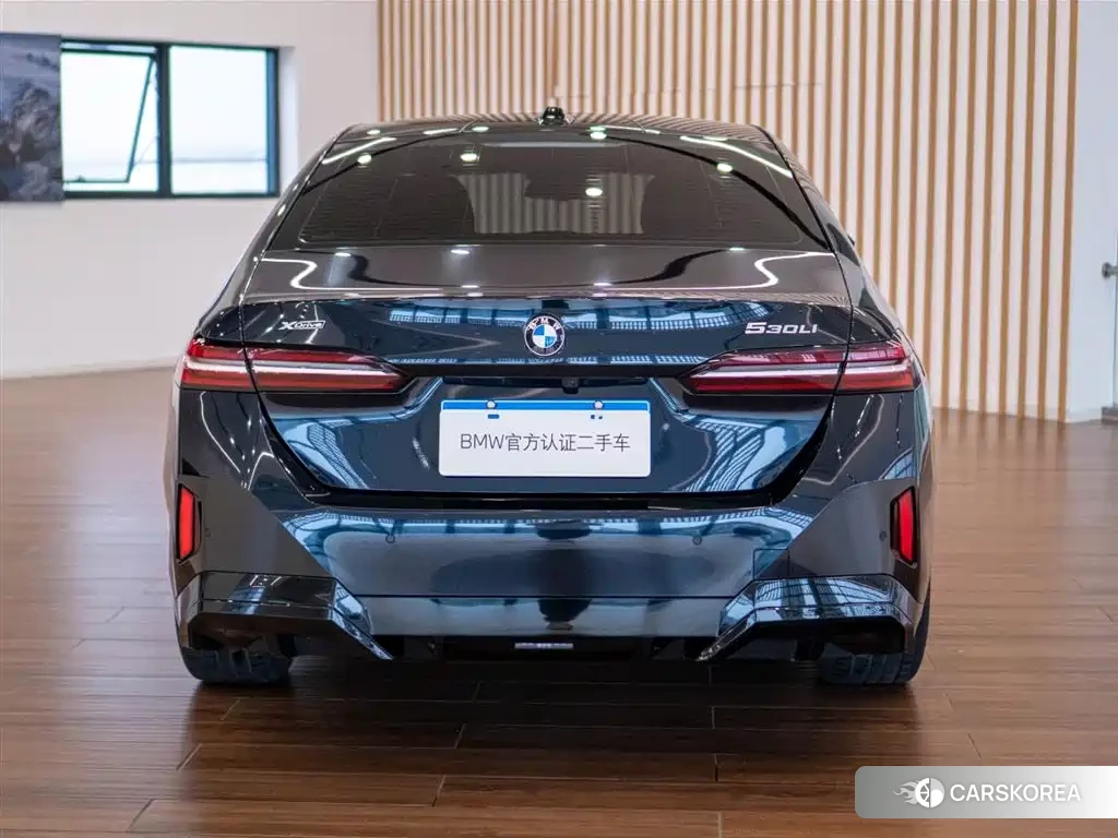 BMW 5 series 2026 Черный из Китая, фото 2