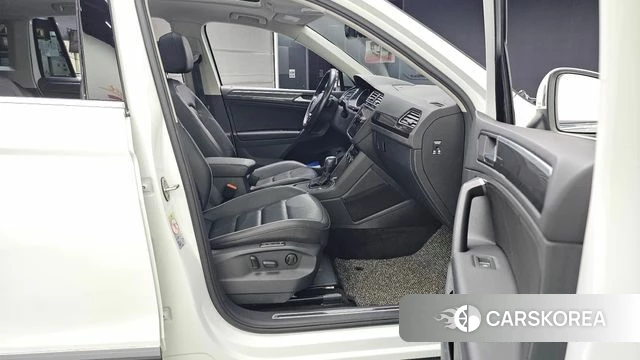 Volkswagen Tiguan second Generation 2020 Белый из Кореи, фото 2