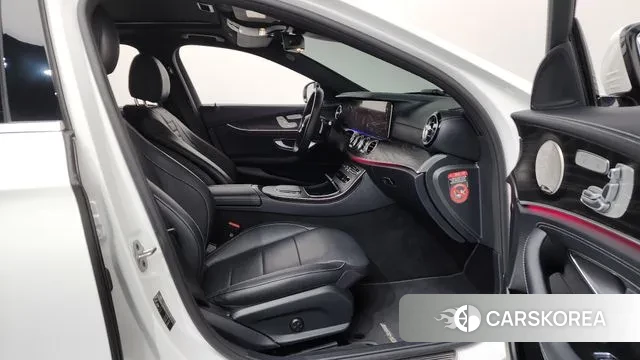 Mercedes-Benz E-Class W213 2023 Белый из Кореи, фото 2