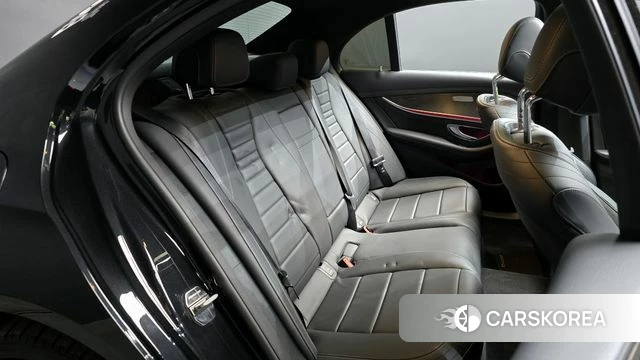 Mercedes-Benz E-Class W213 2019 Черный из Кореи, фото 2