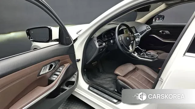 BMW 3 Series (G20) 2022 Белый из Кореи, фото 2