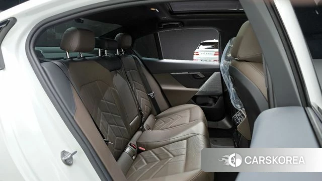 BMW 5 Series (G60) id 3902980 из Кореи 2