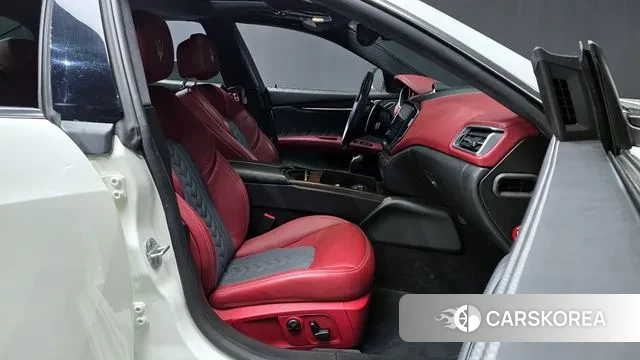 Maserati Ghibli 2018 Белый из Кореи, фото 2