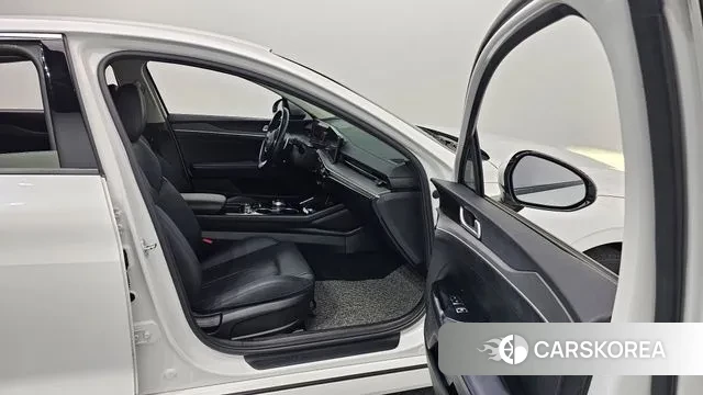 Kia The New K5 3rd generation 2024 Белый из Кореи, фото 2