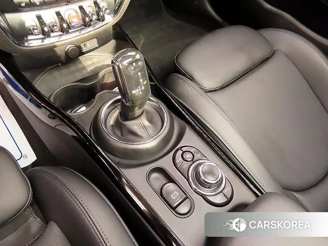 Mini Cooper Clubman 2021 Жемчужный цвет из Кореи, фото 2