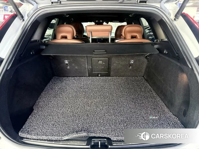 Volvo XC60 2022 Серебристо-серый из Китая, фото 2