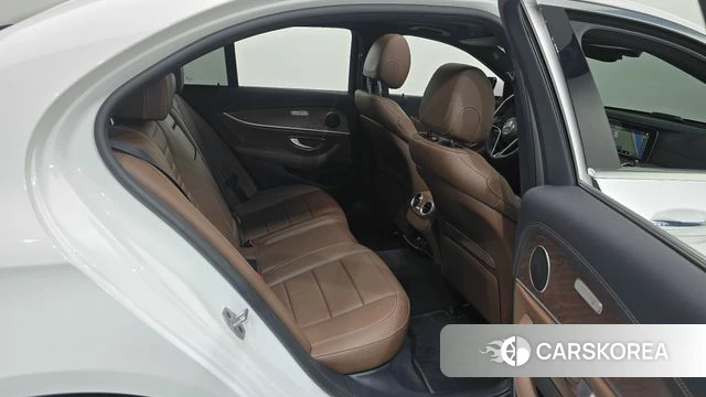 Mercedes-Benz E-Class W213 2020 Белый из Кореи, фото 2