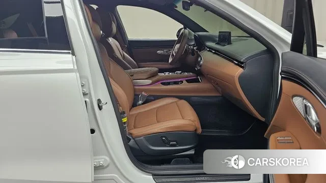 Genesis GV70 2023 Белый из Кореи, фото 2