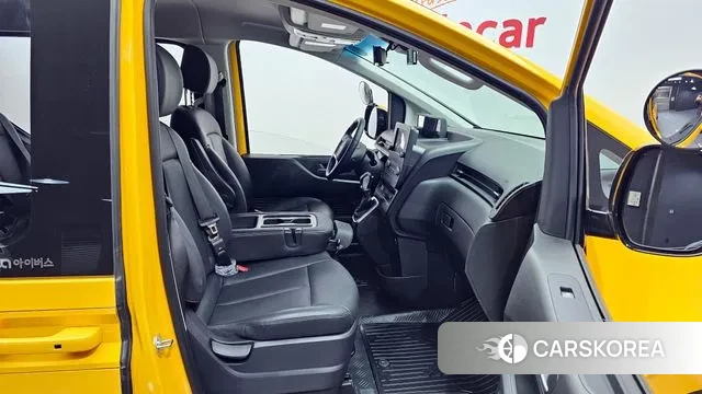 Hyundai Staria 2024 Желтый из Кореи, фото 2