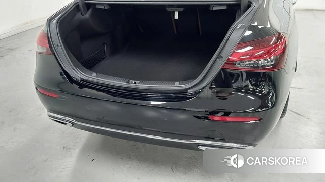 Mercedes-Benz E-Class W213 2023 Черный из Кореи, фото 2