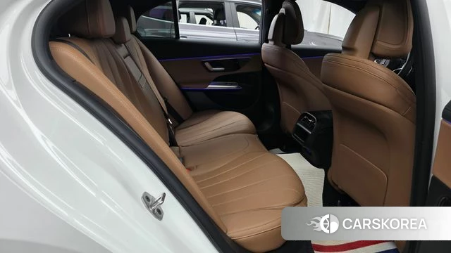 Mercedes-Benz E-Class W214 2025 Белый из Кореи, фото 2