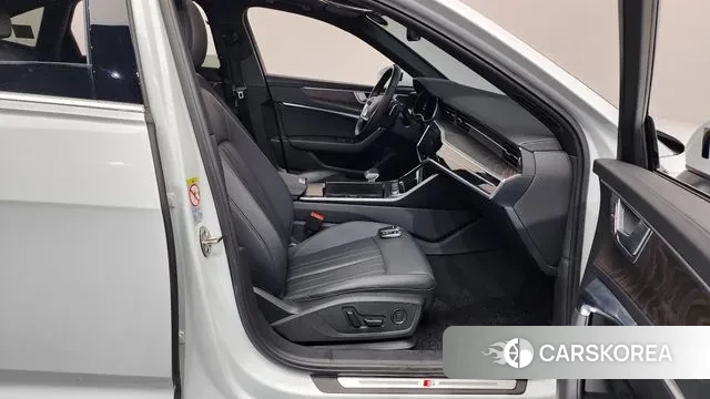 Audi A6 (C8) 2023 Белый из Кореи, фото 2