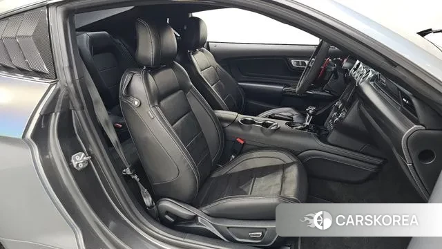 Ford Mustang 2018 Серебристо-серый из Кореи, фото 2