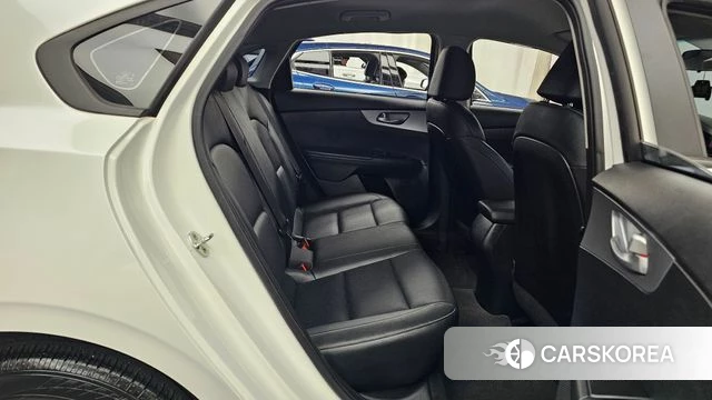 Kia The New K3 2nd generation 2022 Белый из Кореи, фото 2