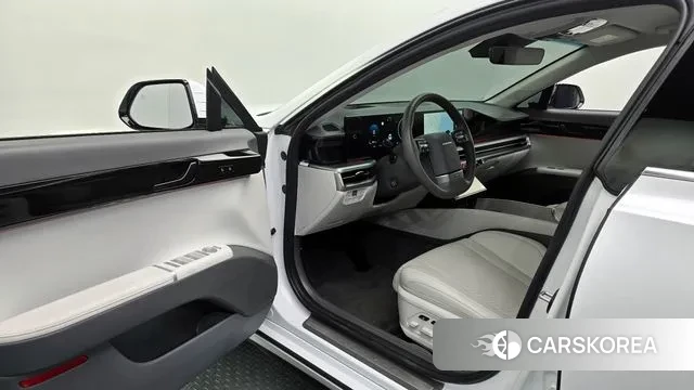 Hyundai Grandeur Hybrid (GN7) 2023 Белый из Кореи, фото 2