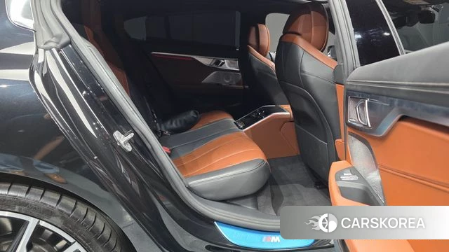 BMW 8 Series (G15) 2022 Черный из Кореи, фото 2