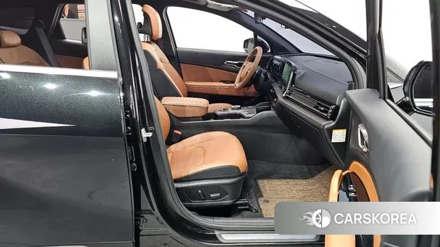 Kia Sportage 5th Generation Hybrid 2023 Черный из Кореи, фото 2