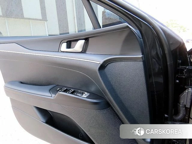 Kia K5 3rd generation 2023 Черный из Кореи, фото 2