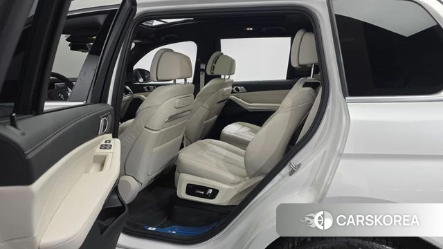 BMW X7 (G07) 2025 Белый из Кореи, фото 2